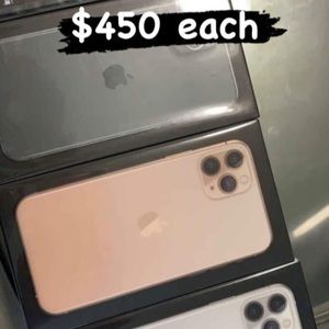 iPhone 11 Pro Max and iPhone 11